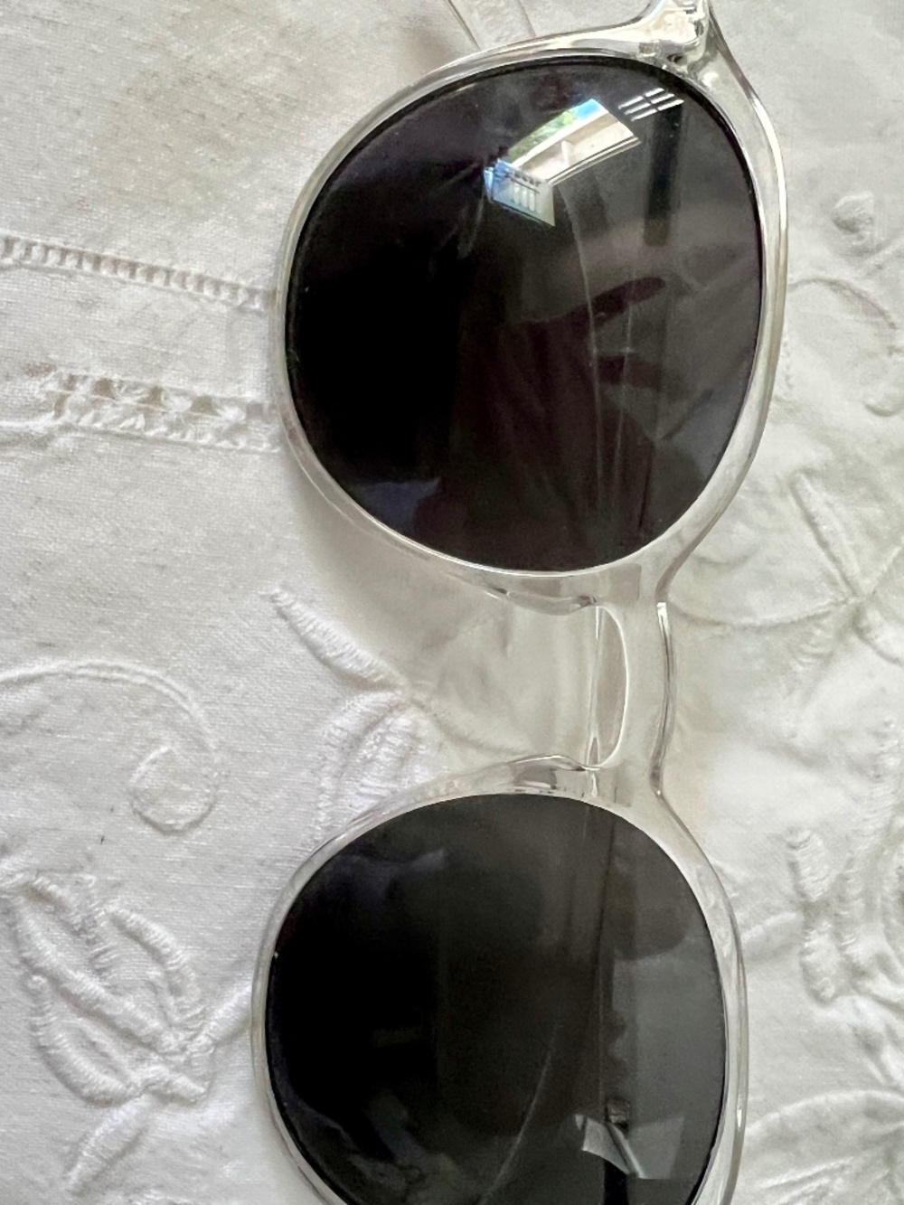 Bi focal Sunglasses for beach reading! Clear frame. 2.75